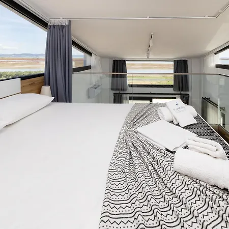 Flamingo View & Lägenhetshotell 4*