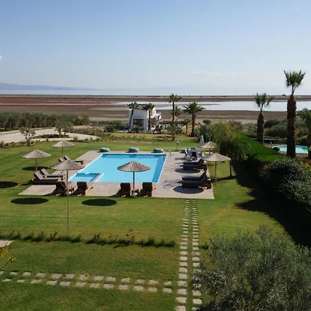 Lägenhetshotell Flamingo View & 4*