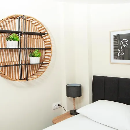 Flamingo View & 4* نيا بوتيدايا