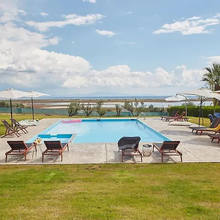 Flamingo View & Apart-hotel