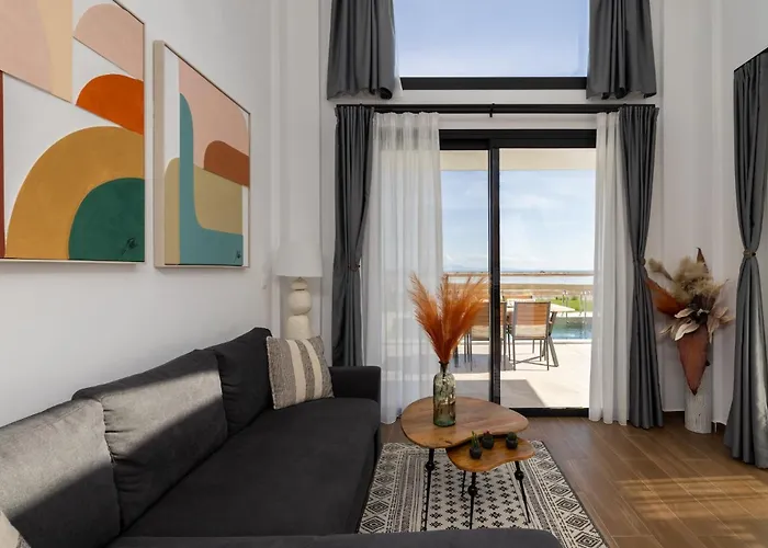 Flamingo View Suites&villas Aparthotel Nea Poteidaia