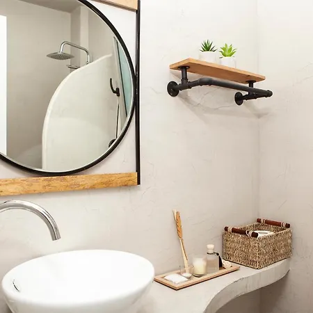 Ξενοδοχείο με διαμερίσματα Flamingo View & 4*