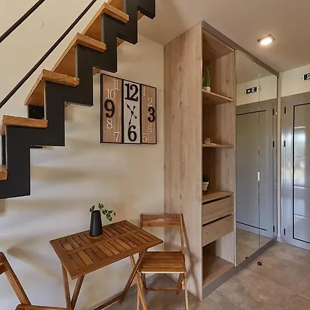 Ξενοδοχείο με διαμερίσματα Flamingo View & Νέα Ποτίδαια