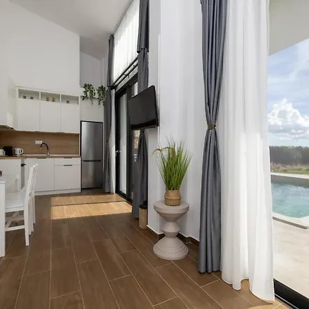 Flamingo View & 4* Νέα Ποτίδαια