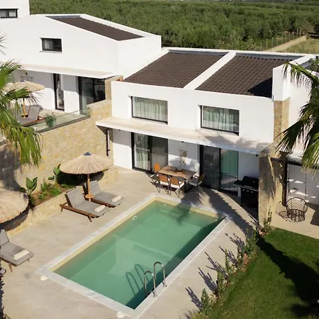 Flamingo View & Νέα Ποτίδαια