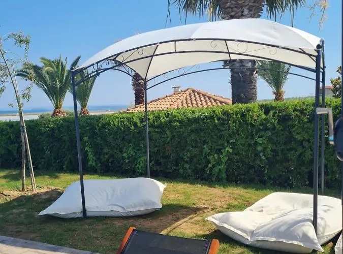 Flamingo View Suites&villas Apartahotel 4*