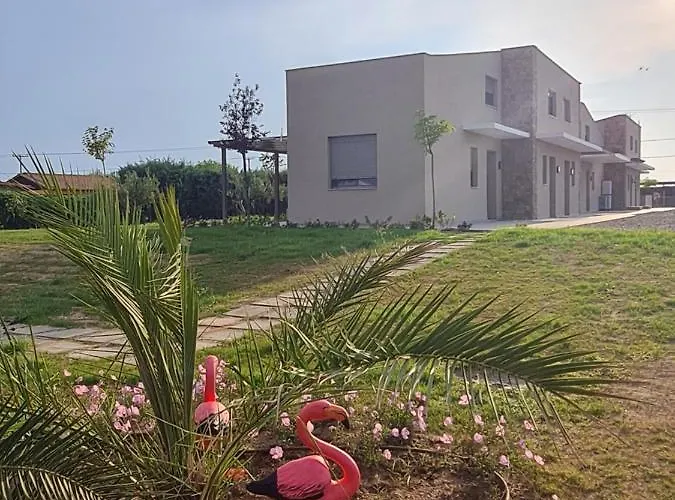 Apartahotel Flamingo View Suites&villas 4*