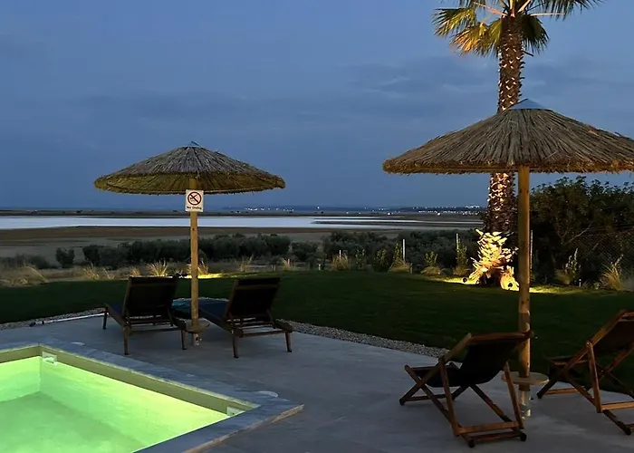 Flamingo View Suites&villas Apartahotel 4*