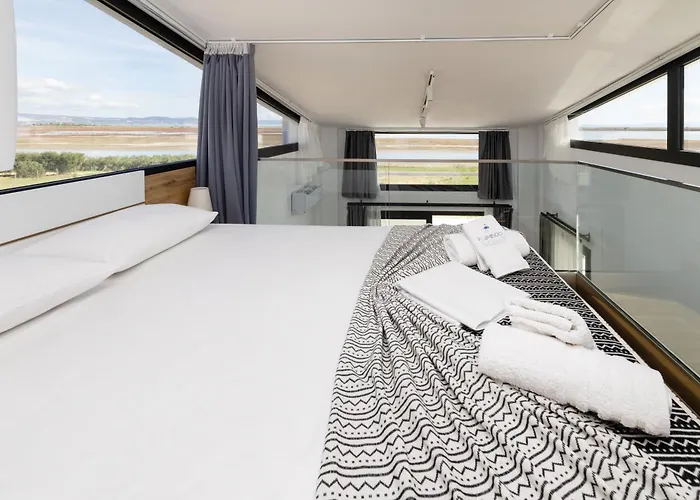 Flamingo View Suites&villas Apartahotel 4*